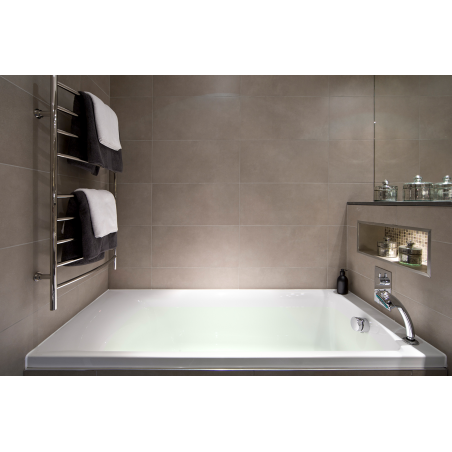 Application image of brass plug ME: Metal holder for towels above the bathtub