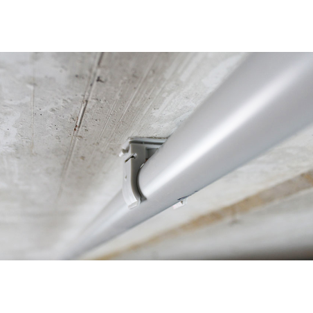 Application image of pipe ring clip UT: plastic pipe on concrete ceiling