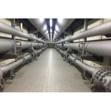 Application image of injection system ResiFIX VY SF: Fixing large metal pipes