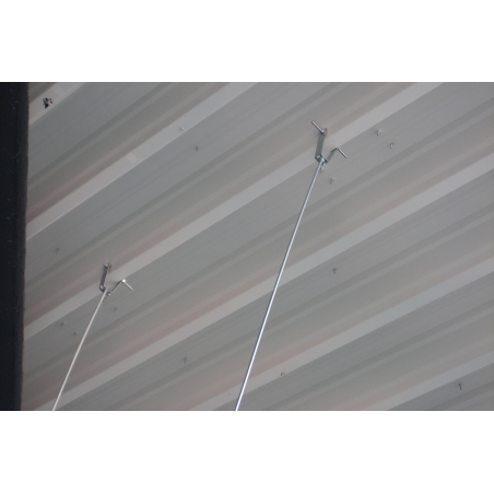 Application image of trapezoidal metal sheet hanger TPZ: suspension of threaded rods from metal ceiling
