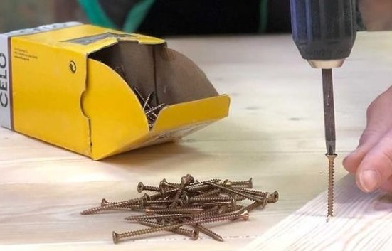 Self-tapping screw into wood