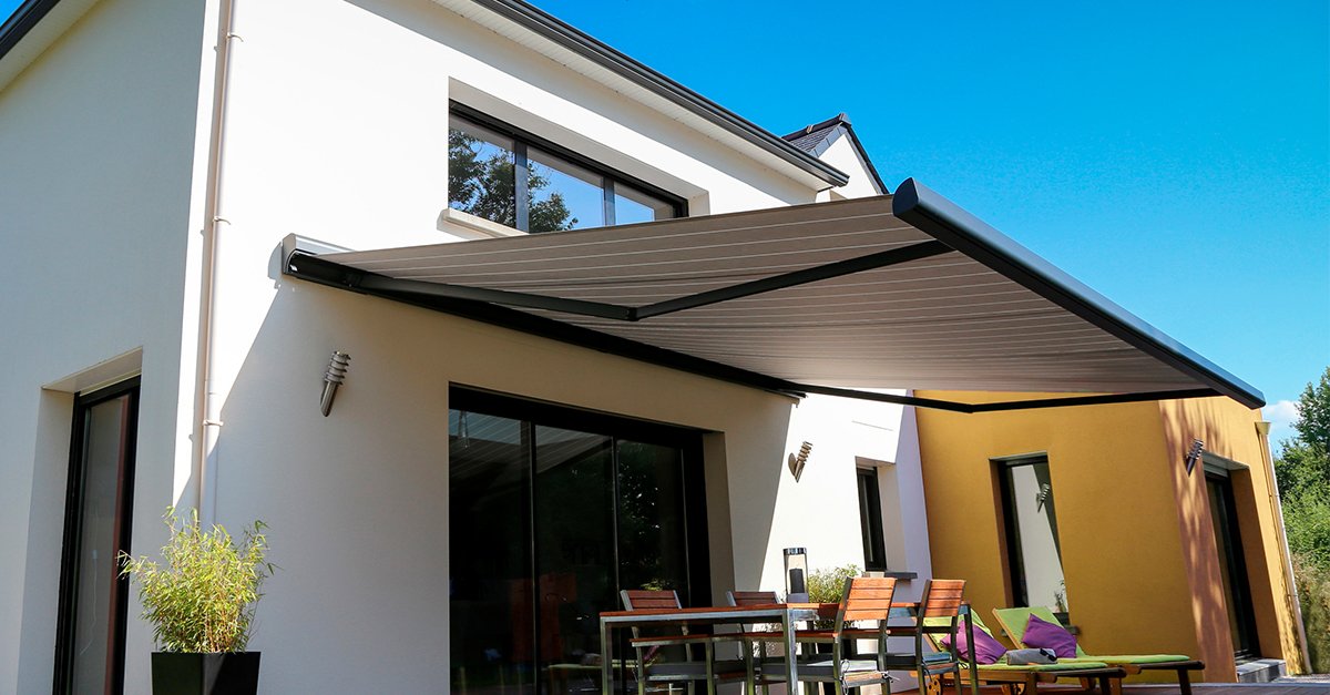 use case for the ResiTHERM mounting a awning onto an house wall